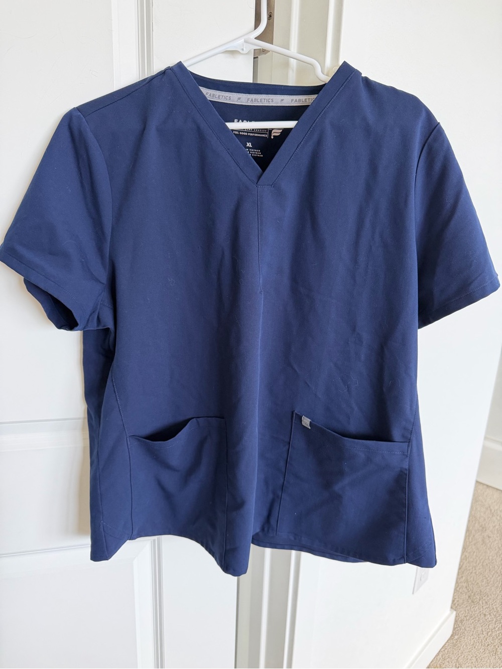 Navy V-Neck Medical Scrub Top with Front Pockets and matching joggers XL